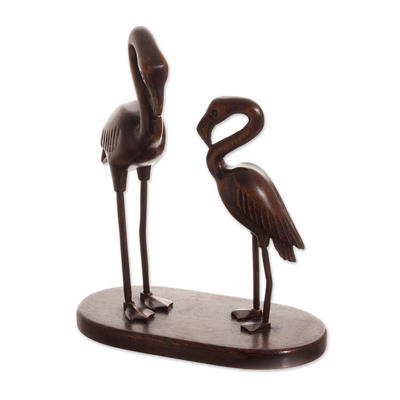 Skulptur aus Mahagoniholz ​​– Handgeschnitzte Flamingo-Skulptur aus Mahagoniholz ​​​​aus Peru