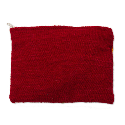 Cartera de lana - Bolso clutch de lana con bordado de llama en color miel