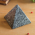 Figura de piedras preciosas de turmalina y cuarzo (2,5 pulgadas) - Figura de piedra preciosa de pirámide de turmalina y cuarzo (2,5 pulgadas)