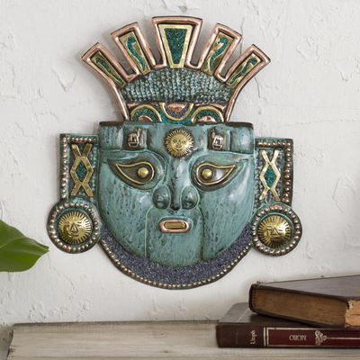 Maske aus Kupfer und Bronze - Anden-Moche-Gottheitsmaske aus Kupfer und Bronze mit Edelsteinen