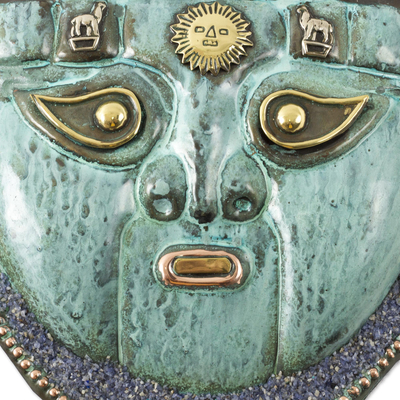 Maske aus Kupfer und Bronze - Anden-Moche-Gottheitsmaske aus Kupfer und Bronze mit Edelsteinen