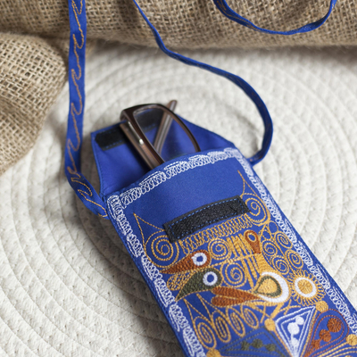 Bolsa de anteojos bordada, 'Belleza embellecida en azul' - Bolsa de anteojos bordada en azul real de Perú