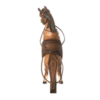 Holzskulptur - Aufbäumende braune Pferdeskulptur aus Zedernholz und Leder aus Peru