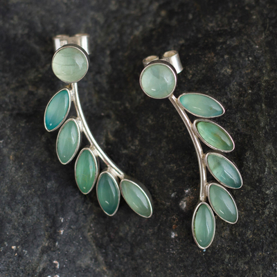 Opal-Ohrringe mit Tropfen, 'Blattförmiger Zweig'. - Opal- und Sterlingsilber-Ohrringe aus den Anden
