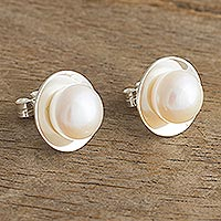 Cultured pearl button earrings, 'Quintessential' - Classic Cultured White Pearl Button Earrings