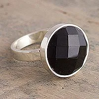 Onyx-Cocktailring, „Ritual“ – Schwarzer Onyx-Einzelsteinring