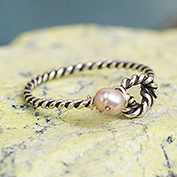 Cultured pearl cocktail ring, 'Knot Alone' - Knot Ring with Pink Cultured Pearl