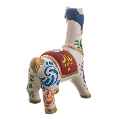 Keramik-Figur, 'Chullo Llama in Weiß' - Mehrfarbige Llama Keramik Figur