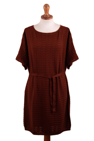 Baumwollkleid, „Thalu in Russet Red“ – Gestricktes T-Shirt-Kleid aus Baumwolle mit Gürtel in Russet Red aus Peru