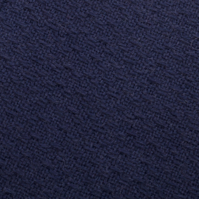 Überwurfdecke aus Acryl- und Alpakamischung - Blaue Überwurfdecke aus Acryl/Alpaka mit Fransen