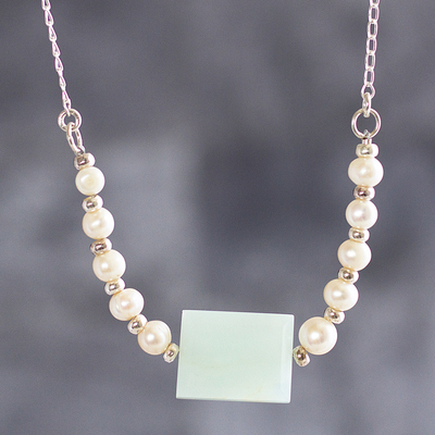 Collar con colgante de perlas cultivadas y ópalo - Collar de plata con colgante de ópalo y perlas cultivadas de Perú