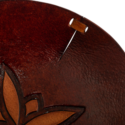 Cajón de cuero - Catchall de cuero marrón labrado a mano con motivo de estrella de Perú