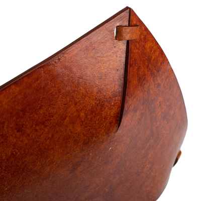 Cajón de cuero repujado - Catchall de cuero labrado a mano marrón cuadriculado de Perú