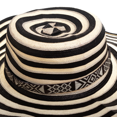 Sombrero unisex de fibra natural, 'Zenu Tradition' - Sombrero de Fibra Natural Unisex tejido a mano