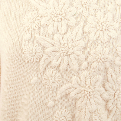 pullover aus 100 % Babyalpaka - Handbestickter Pullover aus elfenbeinfarbenem Babyalpaka