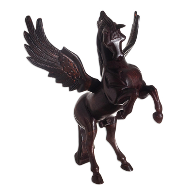 Skulptur aus Zedernholz, „Mythisches Pferd Pegasus“. - Kunsthandwerklich gefertigte, handgeschnitzte Zedernholz-Skulptur mit Flügeln