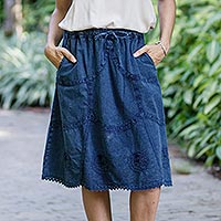 Falda de algodón cambray, 'Campos Andinos' - Falda de algodón azul con ribete de encaje
