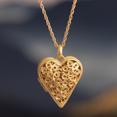 Elegant 21K Gold Leaf Shaped Necklace by FKJewellers - FKJNKL21KM5013 – FK  Jewellers