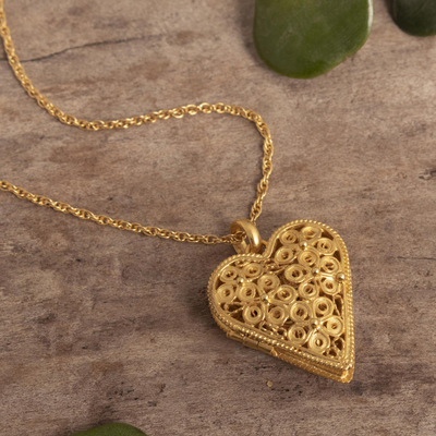 Collar medallón de filigrana chapado en oro - Collar con medallón de corazón hecho a mano en baño de oro de 21 k