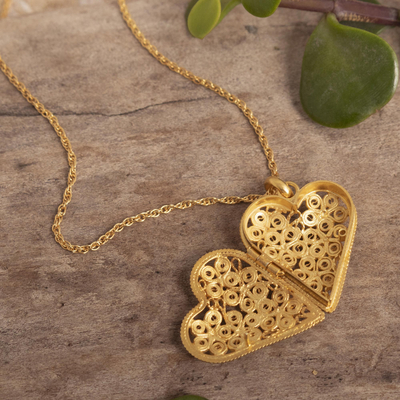 Collar medallón de filigrana chapado en oro - Collar con medallón de corazón hecho a mano en baño de oro de 21 k
