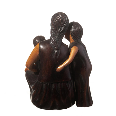 Skulptur aus Zedernholz - Zedernholzskulptur einer Frau mit ihren beiden Kindern