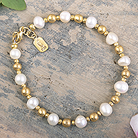 Gold-plated cultured pearl beaded bracelet, 'Leading Lady'