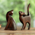 Esculturas de madera, (par) - Esculturas de madera con temática de gatos talladas a mano de Perú (par)