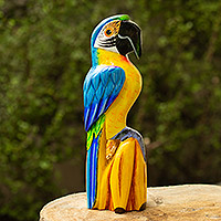 Wood sculpture, ‘Macaw in the Sun’ - Hand-Carved Balsa Wood Macaw Sculpture from Peru