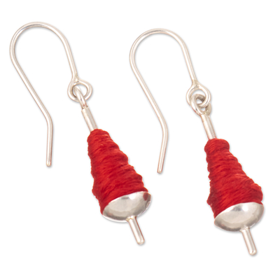 Pendientes colgantes de plata - Pendientes colgantes de plata y algodón rojo de Perú