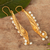 Pendientes colgantes de filigrana de perlas cultivadas bañadas en oro - Aretes de filigrana hechos a mano con placa de oro de 21 ky perlas