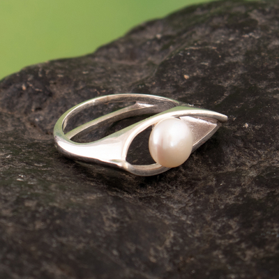 Anillo de una sola piedra con perla cultivada - Anillo hecho a mano de plata de ley con una sola piedra y perla blanca