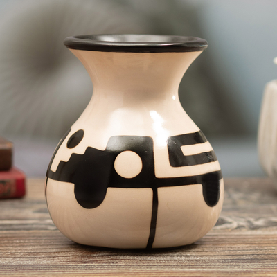 Jarrón decorativo de cerámica - Jarrón Decorativo de Cerámica Artesanal en Tonos Negro y Marfil