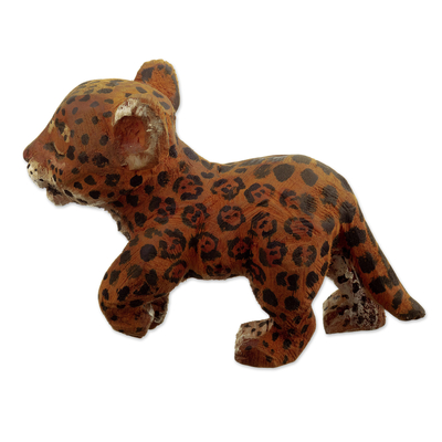 Escultura de madera - Escultura de madera de cedro tallada a mano de un jaguar caminando