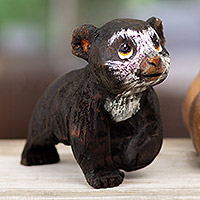 Escultura en madera, 'Mirada andina' - Escultura en madera de cedro tallada a mano de un oso andino de Perú