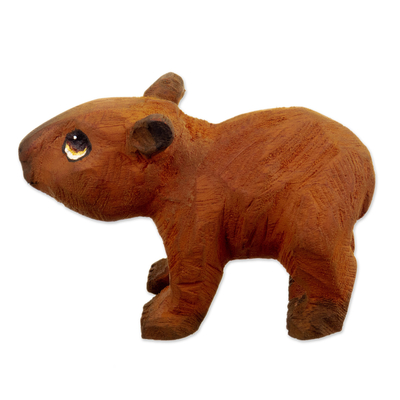 Holzskulptur, 'Dschungel-Neugierde' - Handgeschnitzte Zedernholz-Skulptur eines Wasserschweines aus Peru