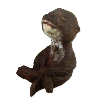 Holzskulptur - Handgeschnitzte Zedernholzskulptur eines Otters aus Peru