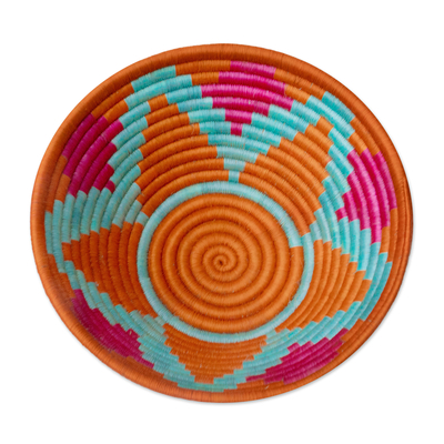 Cuenco de fibras naturales, 'Sunrise' - Tazón de guacamayas decorativo de fibra natural hecho a mano
