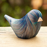 Figura de madera y fibra natural, 'Plumaje Azul' - Figura de pájaro de madera de cedro y fibra natural hecha a mano en azul
