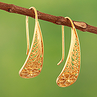 Pendientes colgantes de filigrana chapados en oro, 'Golden Blossoming Dewdrops' - Pendientes colgantes de filigrana floral chapados en oro de 24 k hechos a mano