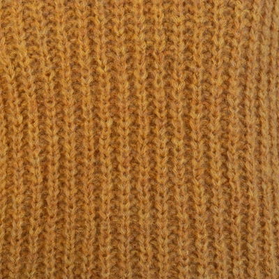 Pullover aus Alpaka-Mischung - Gestrickter Pullover aus weicherer Alpakamischung in einem einfarbigen Honigton