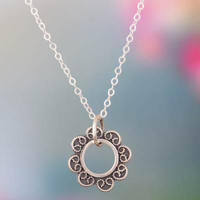 Collar colgante de plata esterlina - Collar con colgante floral clásico de plata esterlina de Perú