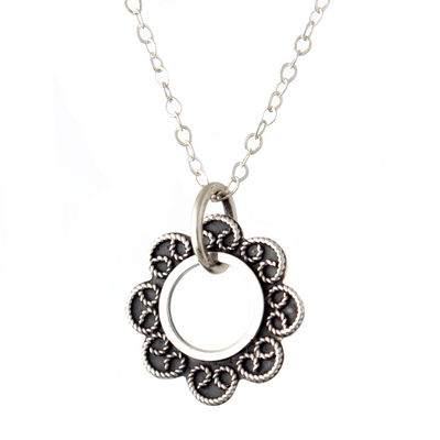 Collar colgante de plata esterlina - Collar con colgante floral clásico de plata esterlina de Perú