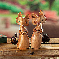 Esculturas de madera, (juego de 2) - Juego de 2 esculturas de zorro de madera de cedro talladas a mano de Perú
