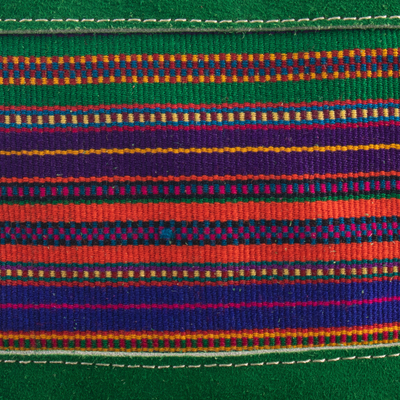 Pulsera de ante - Pulsera Artesanal de Gamuza Verde con Textil Andino de Algodón