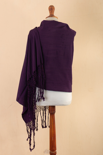 Rayon-Schal - Handgewebter gestreifter lila Rayon-Schal aus Peru