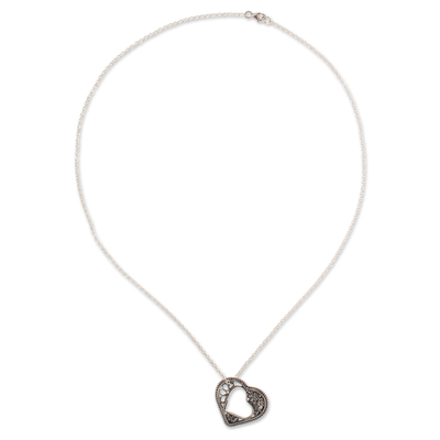 Halskette mit filigranem Anhänger aus Sterlingsilber - Herzförmige Halskette mit filigranem Anhänger aus Sterlingsilber