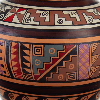Jarrón decorativo de cerámica. - Jarrón decorativo de cerámica con temática inca pintado a mano en Perú