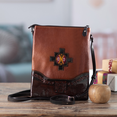 Bolso bandolera de cuero marrón con correa ajustable y detalle de lana -  Estilo Andino