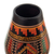 Dekorative Keramikvase, „Ayar Cachi“ – klassische geometrische dekorative Keramikvase in warmen Farbtönen