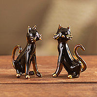 Figuras de vidrio dorado, 'Felinos mágicos' - Par de figuras de gatos de vidrio soplado en ámbar dorado de Perú